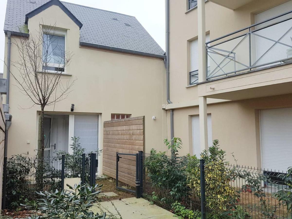 Maison De Ville Idealement Situee A Honfleur Avec Parking Exterior photo